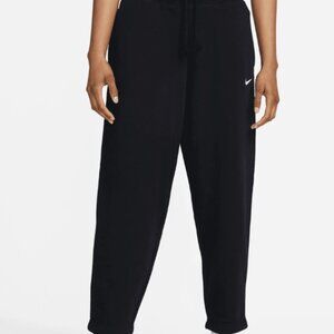 Nike sweatpants, black, cropped, size medium